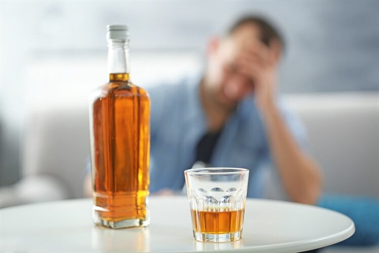 Pitje alkohola negativno vpliva na moško erektilno funkcijo