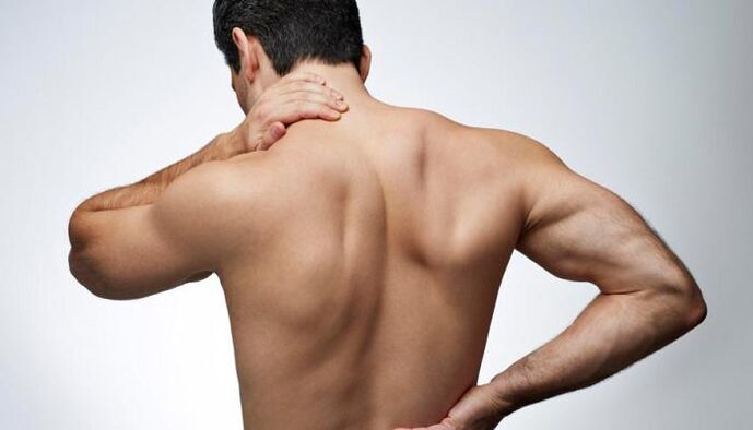 Intervertebralna kila se kaže kot bolečine v hrbtu in prispeva k poslabšanju moči